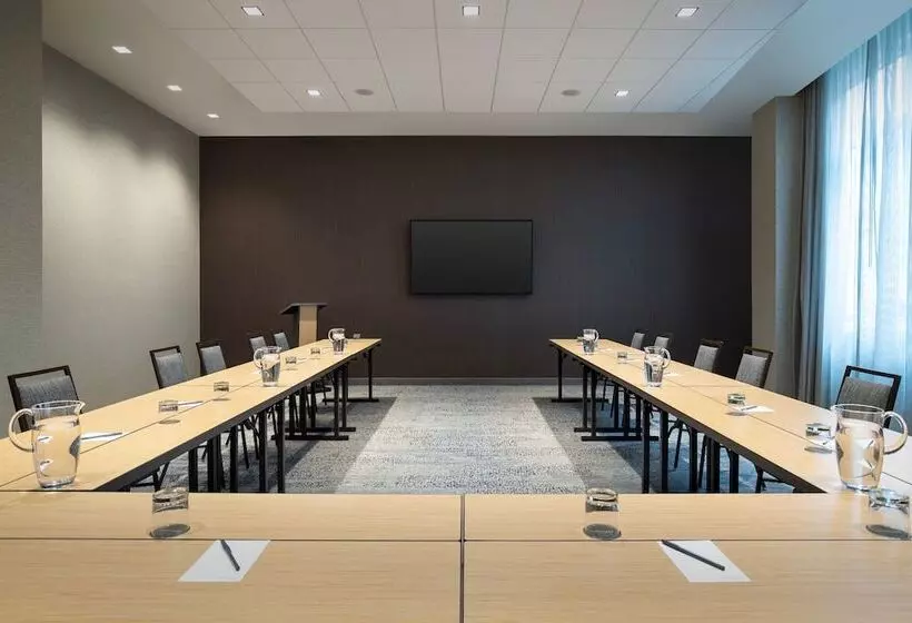 Hotelli Courtyard By Marriott Nanaimo