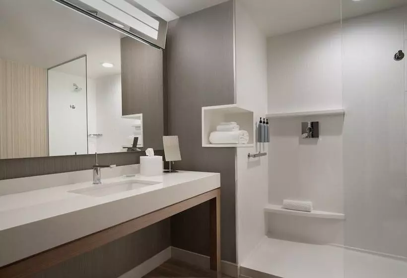 Hotelli Courtyard By Marriott Nanaimo