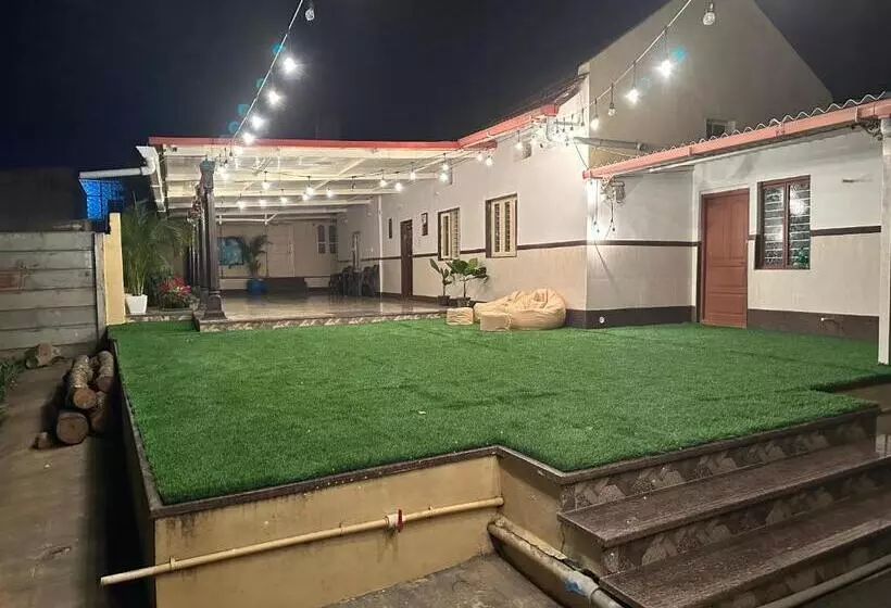 Hotel Rustic Village Farmhouse