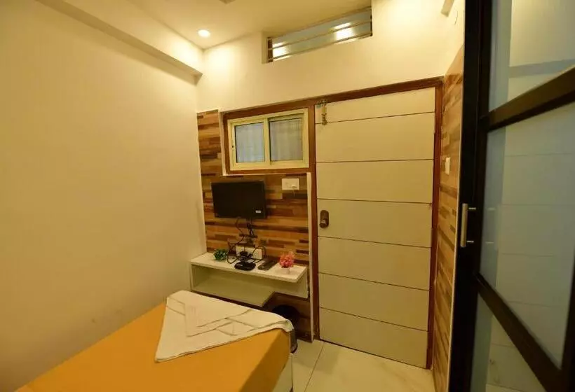 Hotel Surya Lodge