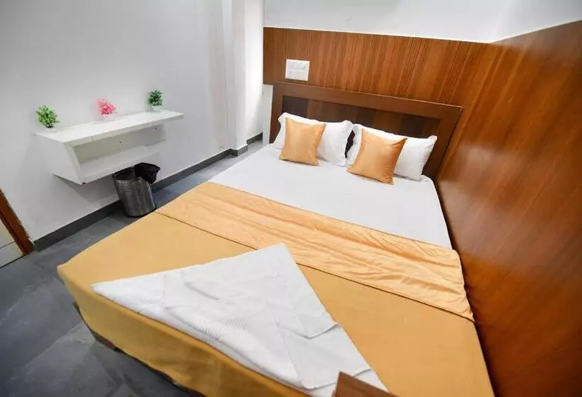 Hotel Surya Lodge