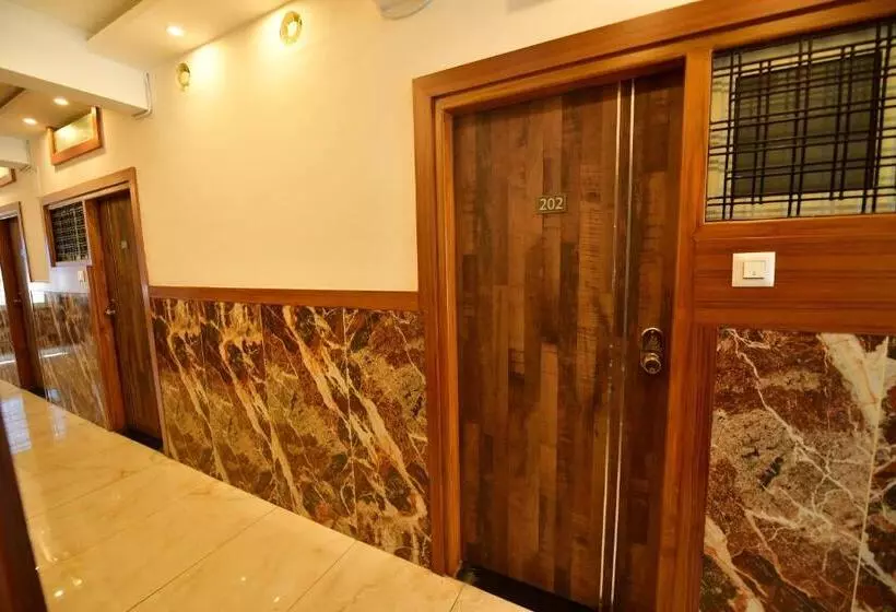 Hotel Surya Lodge