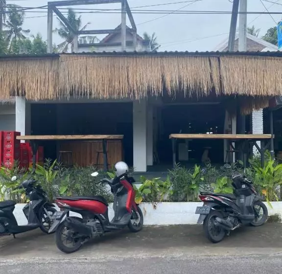 Paca S Reggae Bar & Hostel