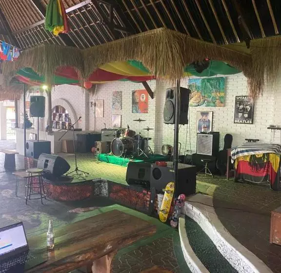 Paca S Reggae Bar & Hostel