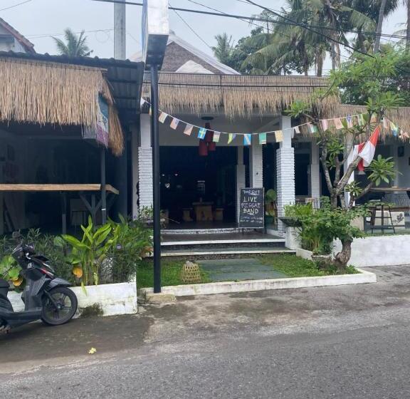 Paca S Reggae Bar & Hostel