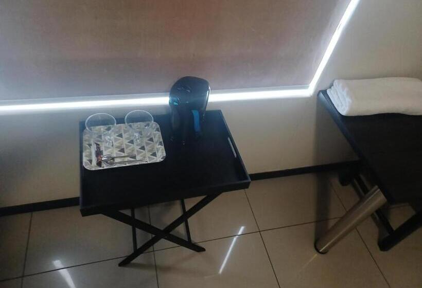 پانسیون Carlo S Boutique Guesthouse