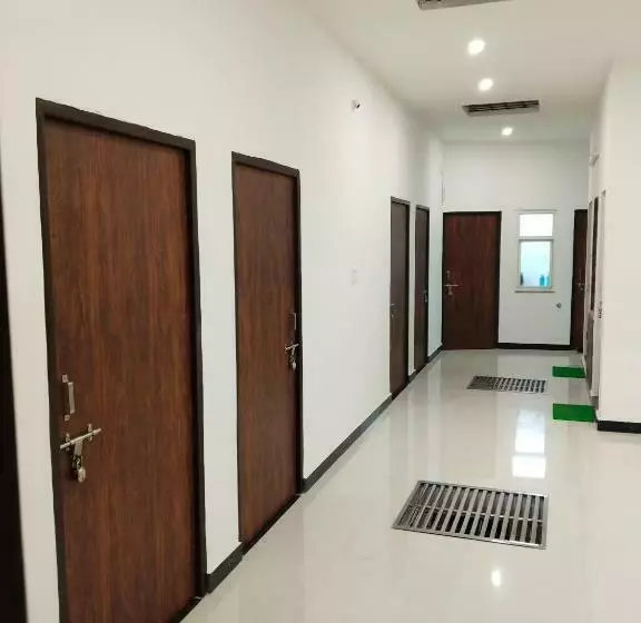 ペンション Shivalaya Residency