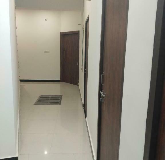 Пансион Shivalaya Residency