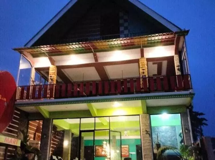 Pensió Villa Paiton Bromo