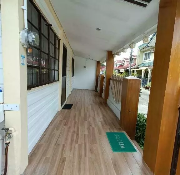 Aamiaismajoitus (B&B) Acacia House