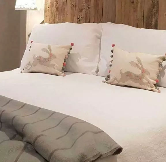Bed and Breakfast Appleton House