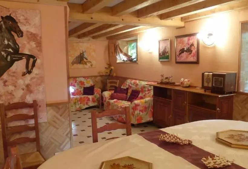 ベッドアンドブレックファースト Chambres D Hôtes De La Templerie Moulin