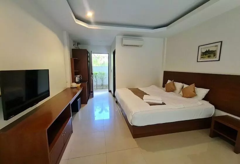 Hotelli Diana Pool Access Phuket