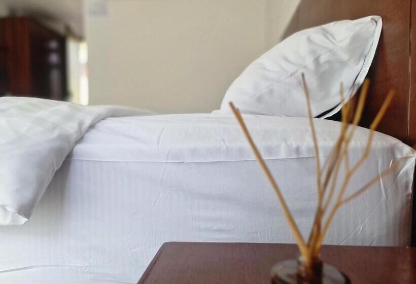 هتل Diana Pool Access Phuket