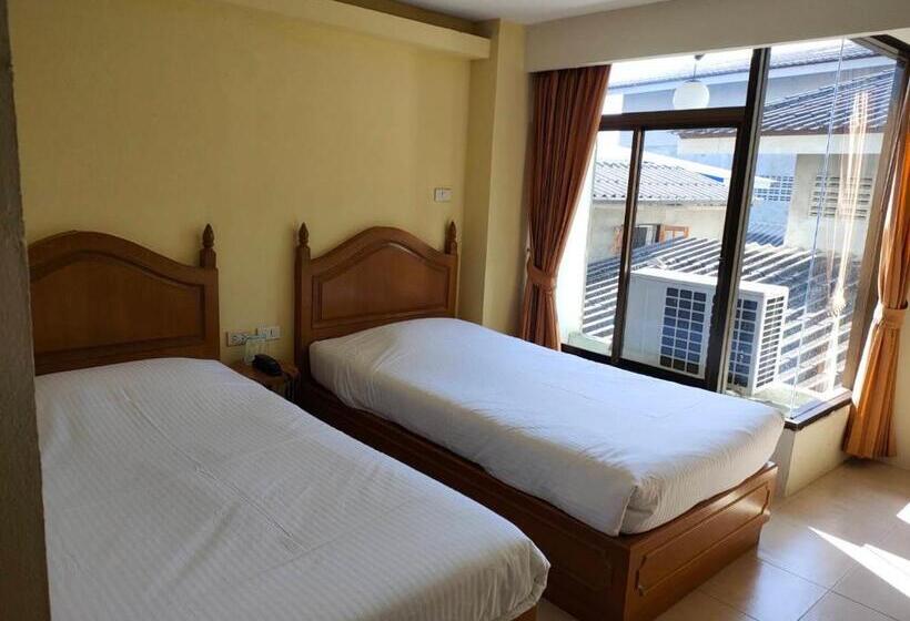 هتل โรงแรมมูนแอนด์ซัน Moon And Sun