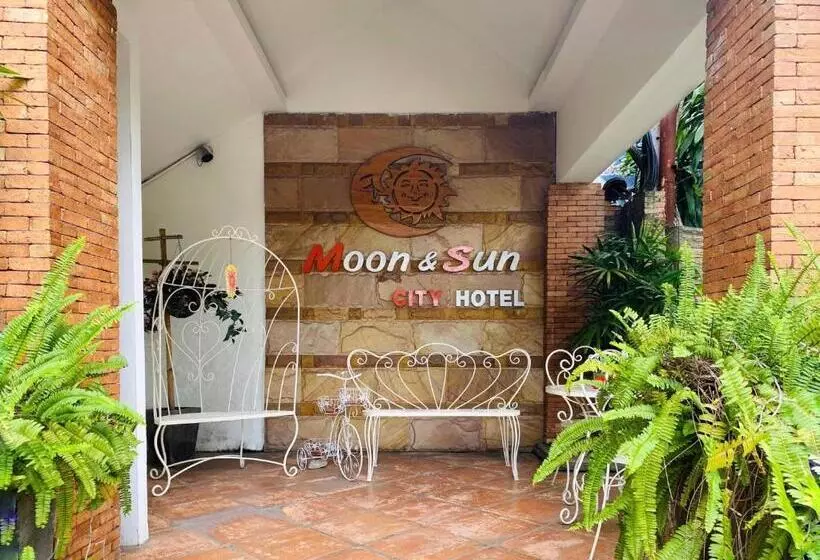 هتل โรงแรมมูนแอนด์ซัน Moon And Sun