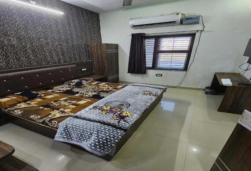 فندق Pop 80681b   City Palace