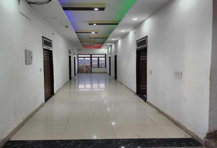 فندق Pop 80681b   City Palace