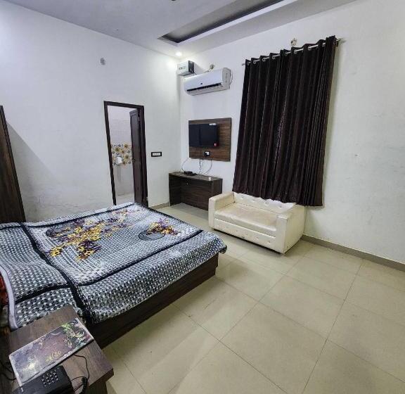 فندق Pop 80681b   City Palace