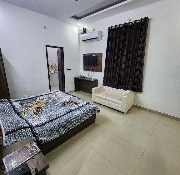 فندق Pop 80681b   City Palace