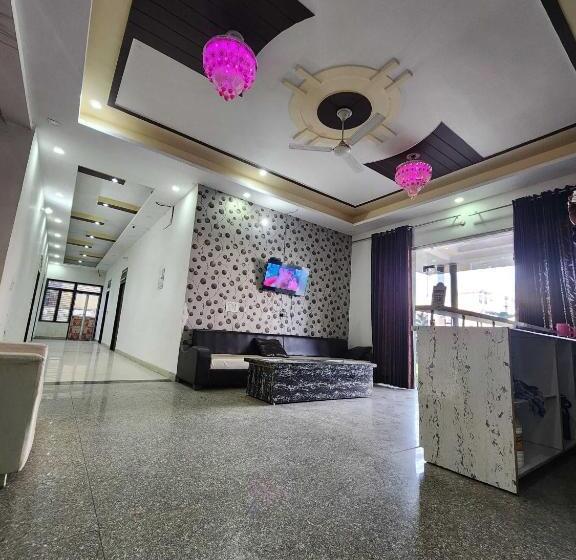 فندق Pop 80681b   City Palace