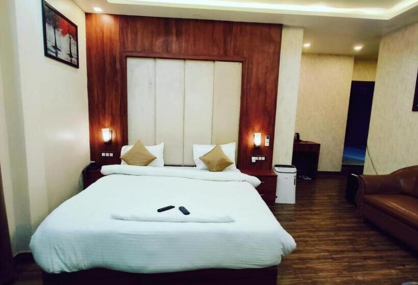 هتل V Square Airport