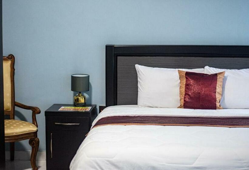 פנסיון Afranasa Inn