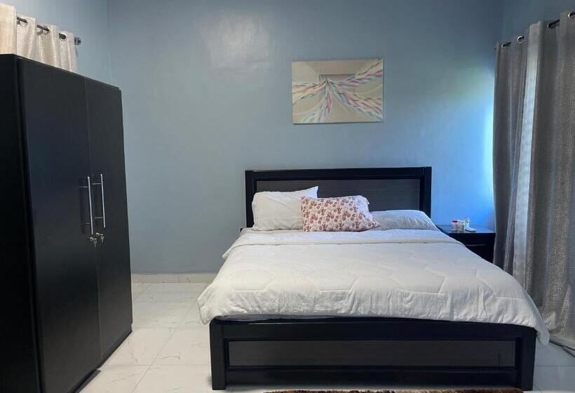 פנסיון Afranasa Inn