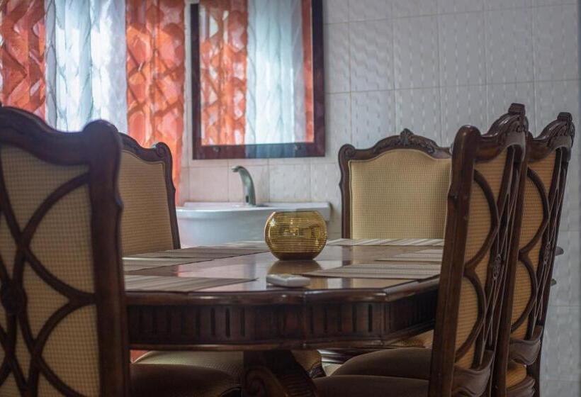 פנסיון Afranasa Inn