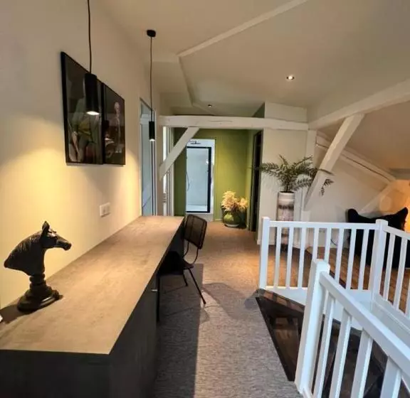 ペンション Duplex Avenue Royale