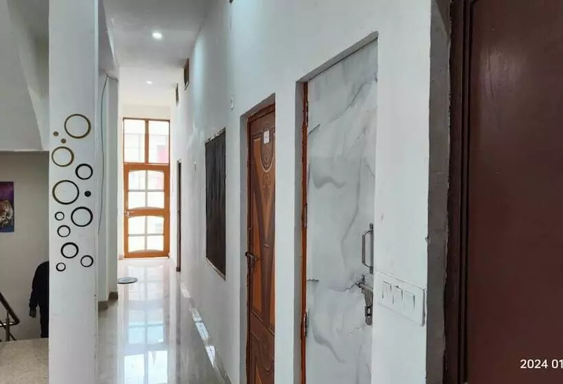 ペンション Gopal Sadan