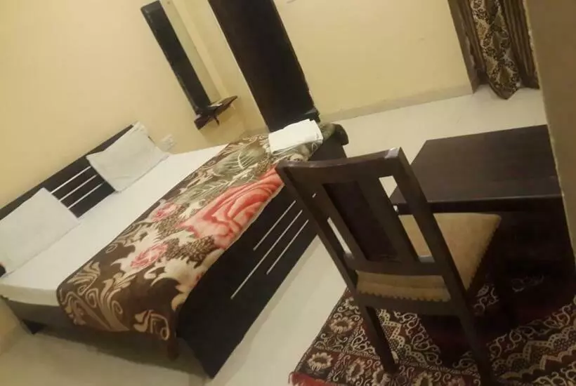 Pension Kalyan Guest House