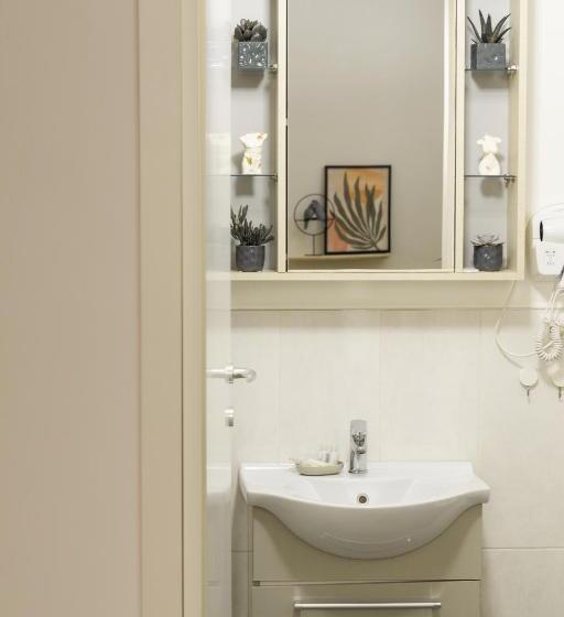 Room In Bloom Bed And Breakfast