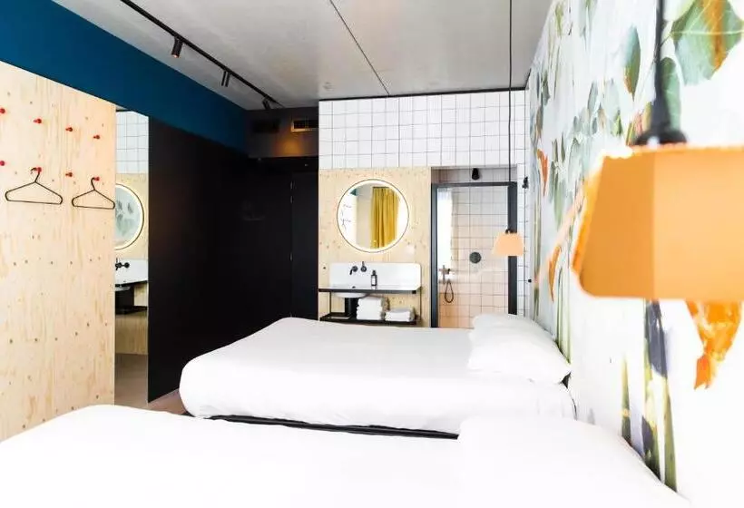 ホテル Moloko Just A Room Sleep&shower Digital Key By Sms