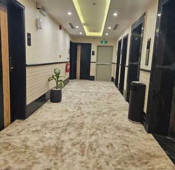 Hotelli Diamond Corners