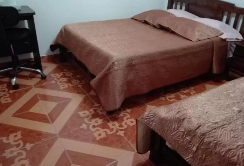 ユースホステル Posada Turística Estancia Real