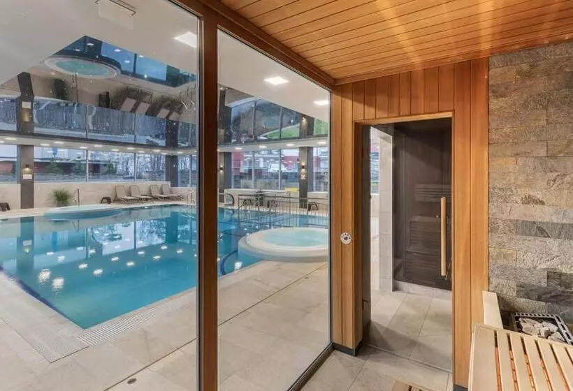 Apartament Holiday 8/25