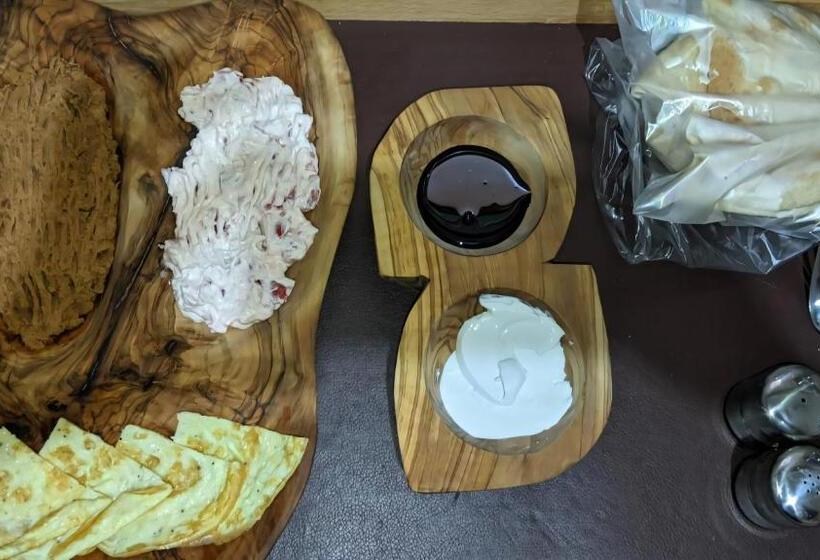 تختخواب و صبحانه A&s House