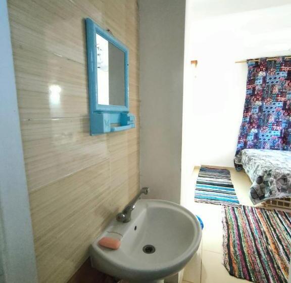 تختخواب و صبحانه A&s House