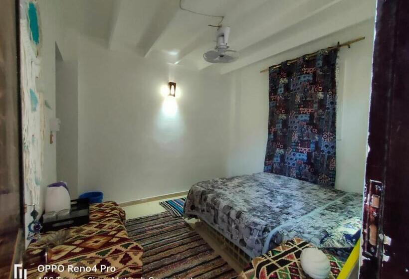 تختخواب و صبحانه A&s House