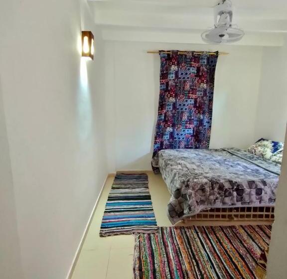 تختخواب و صبحانه A&s House