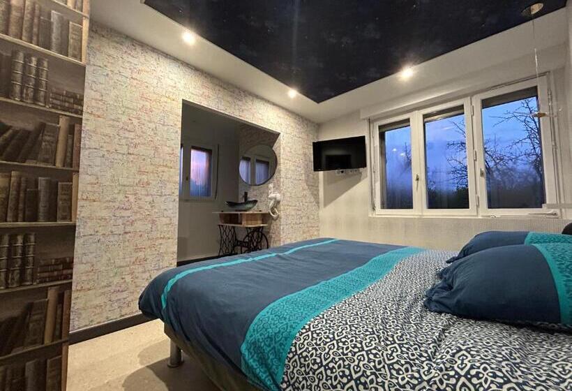 צימר Butterfly By Carl Emilie