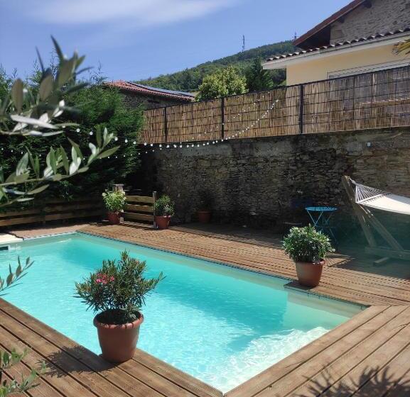 민박 La Voûte Du Pilat & Options Spa, Massage