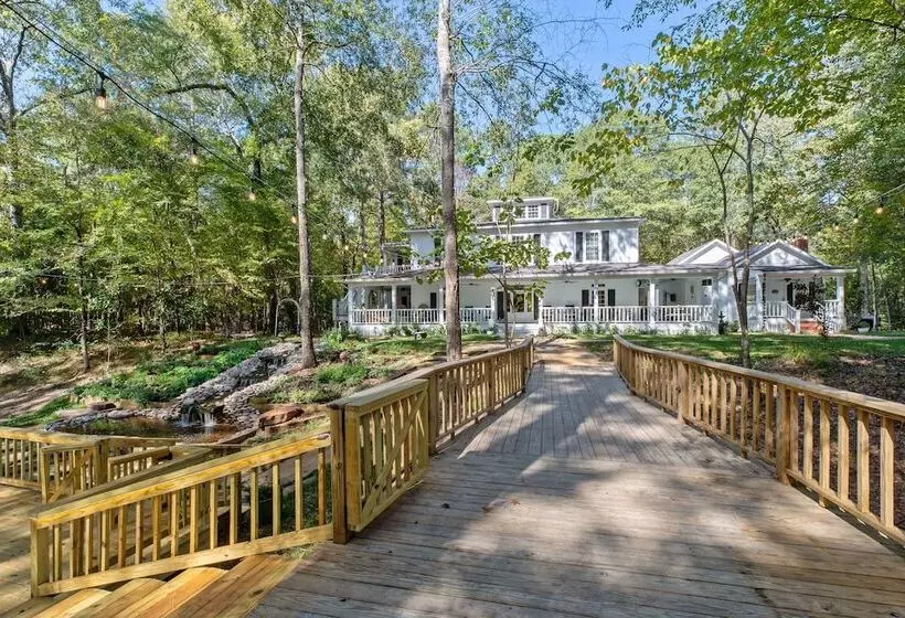 Aamiaismajoitus (B&B) The Bird & Butterfly Inn