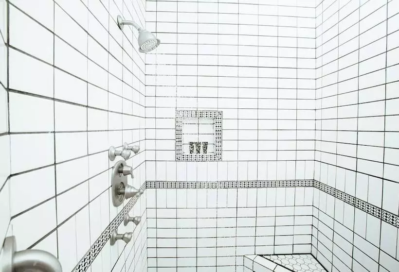 Aamiaismajoitus (B&B) The Bird & Butterfly Inn