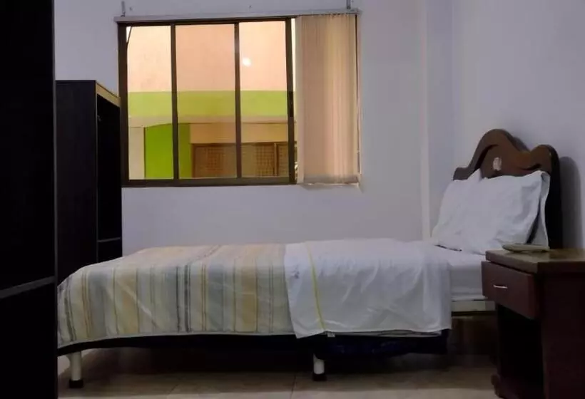 ホテル Del Parque Velez