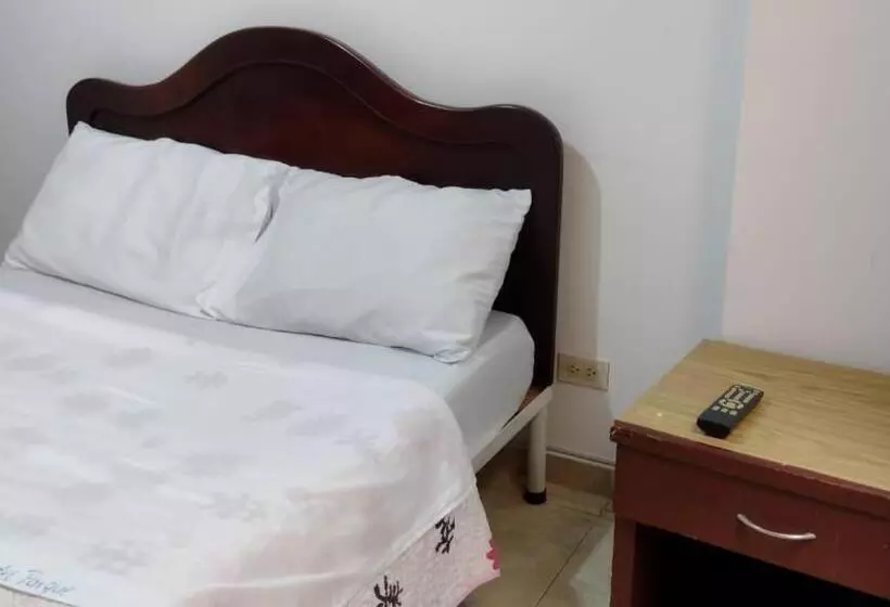 ホテル Del Parque Velez