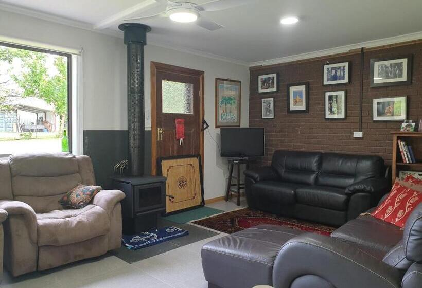 ホテル Emmasprings Retreat