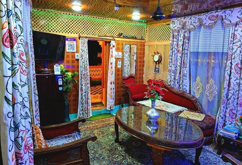 هتل Hb King Of Kings