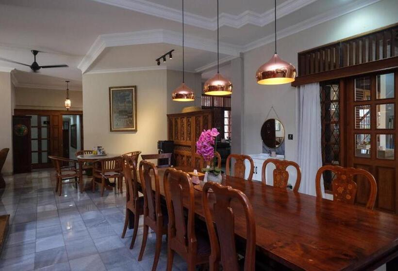 Hotel Sareh Villa By The Lavana